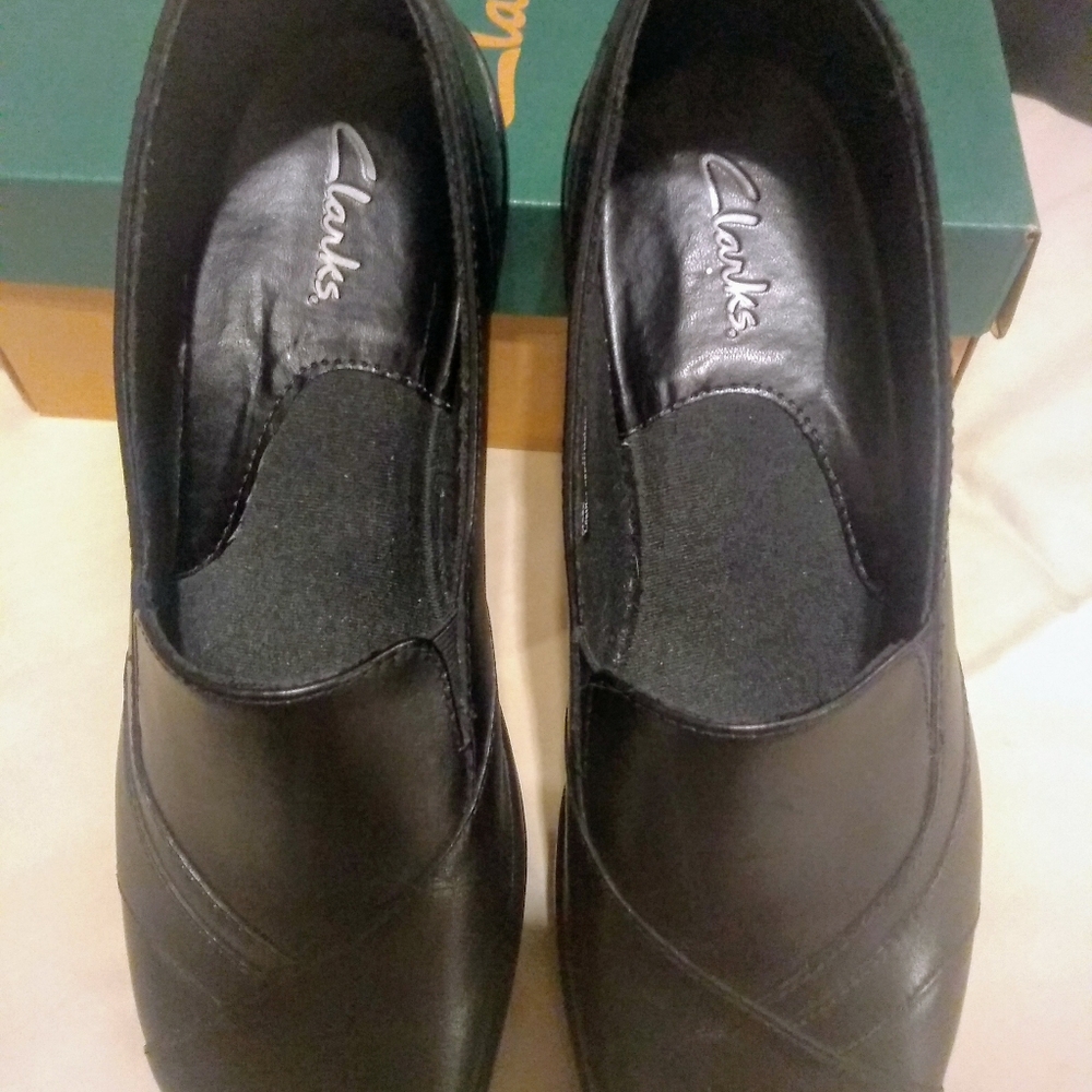 Clark's  Womens Slip-on